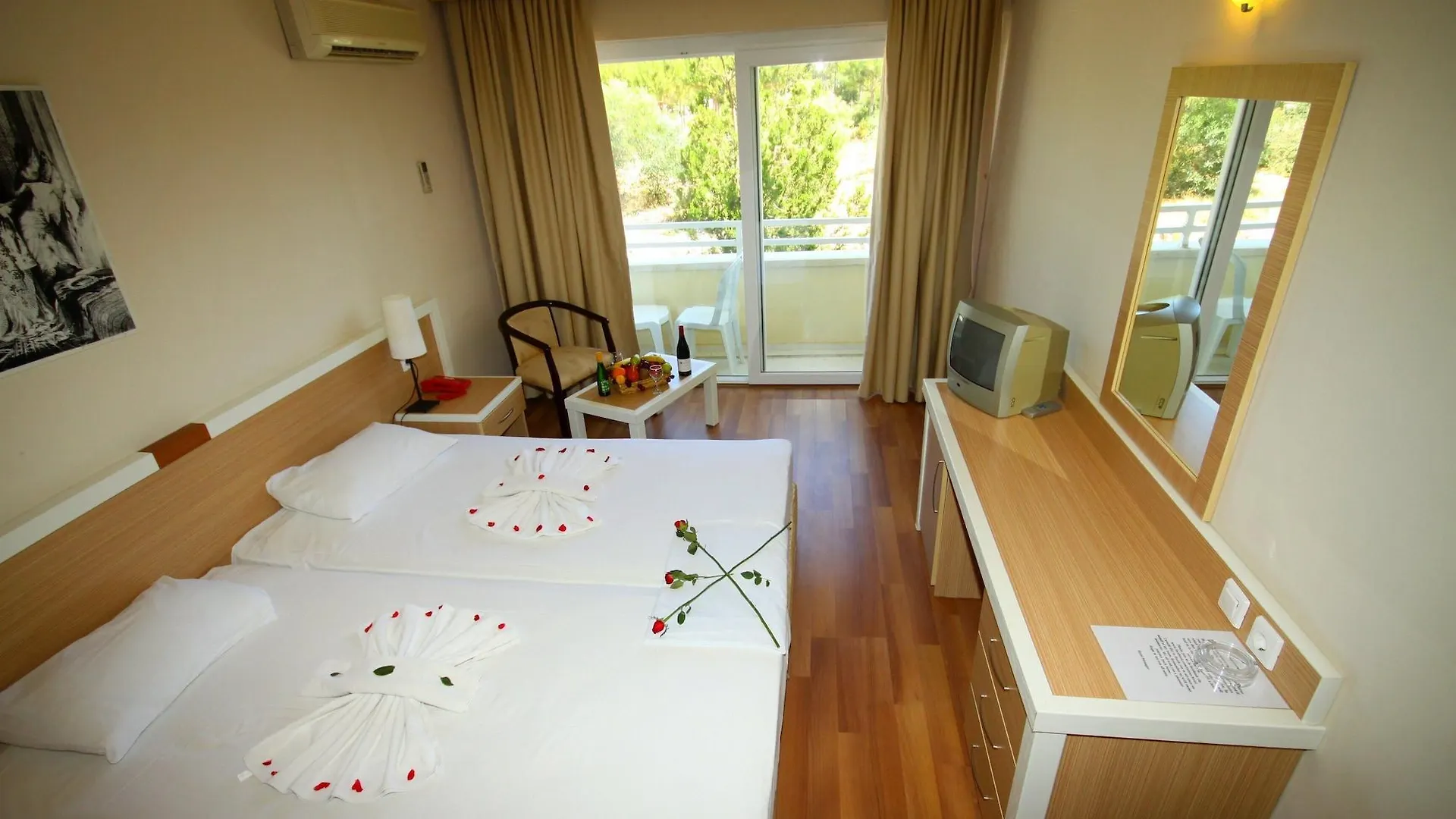 Tuntas Beach Hotel Altinkum Didim